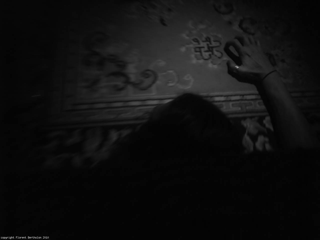 Roman photos: Sous le lit ...