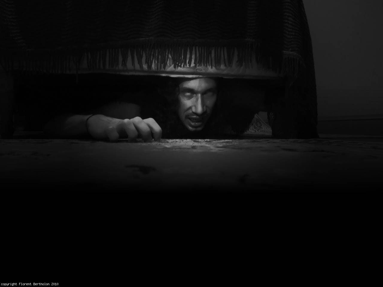 Roman photos: Sous le lit ...