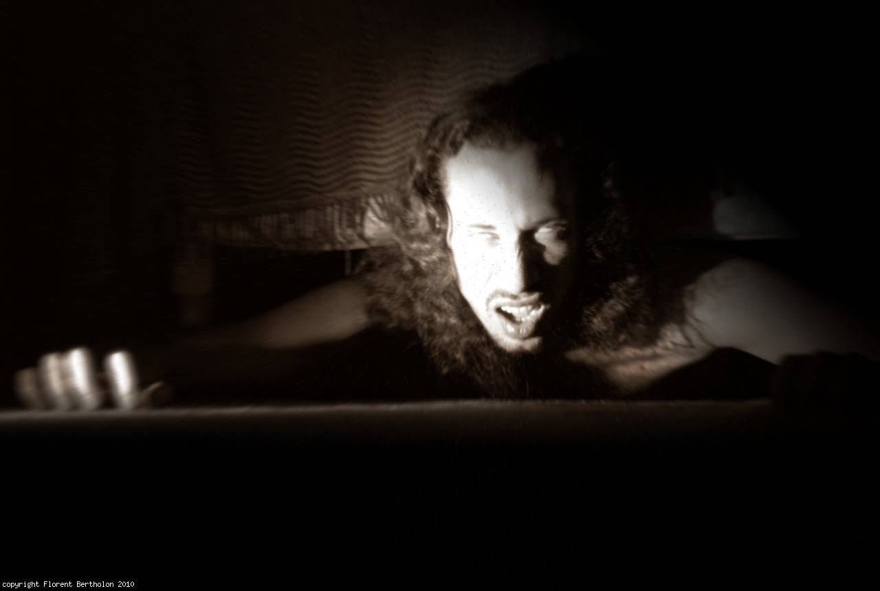 Roman photos: Sous le lit ...
